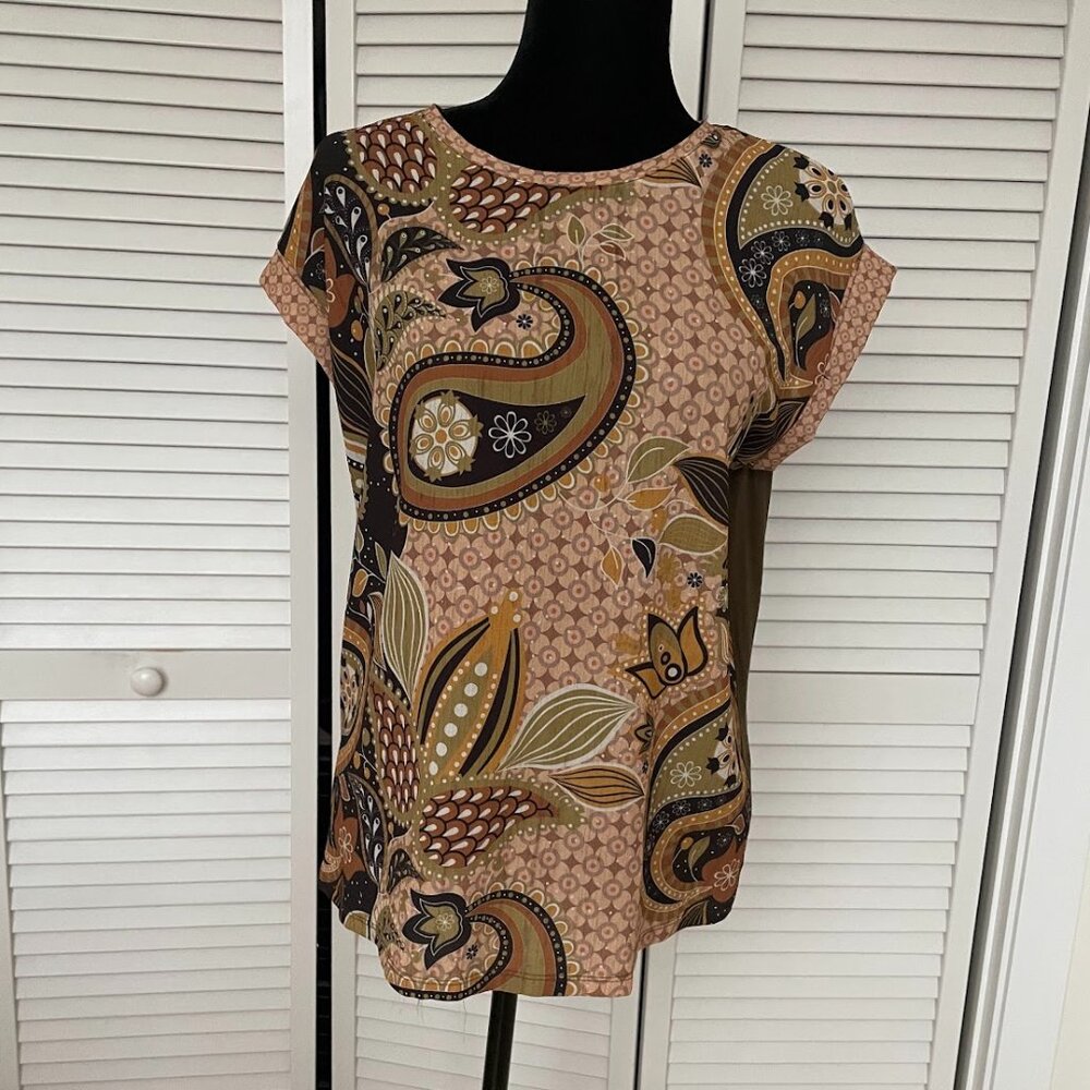 Zara Sleeveless Blouse in Earthy Colors in Interesting Pattern